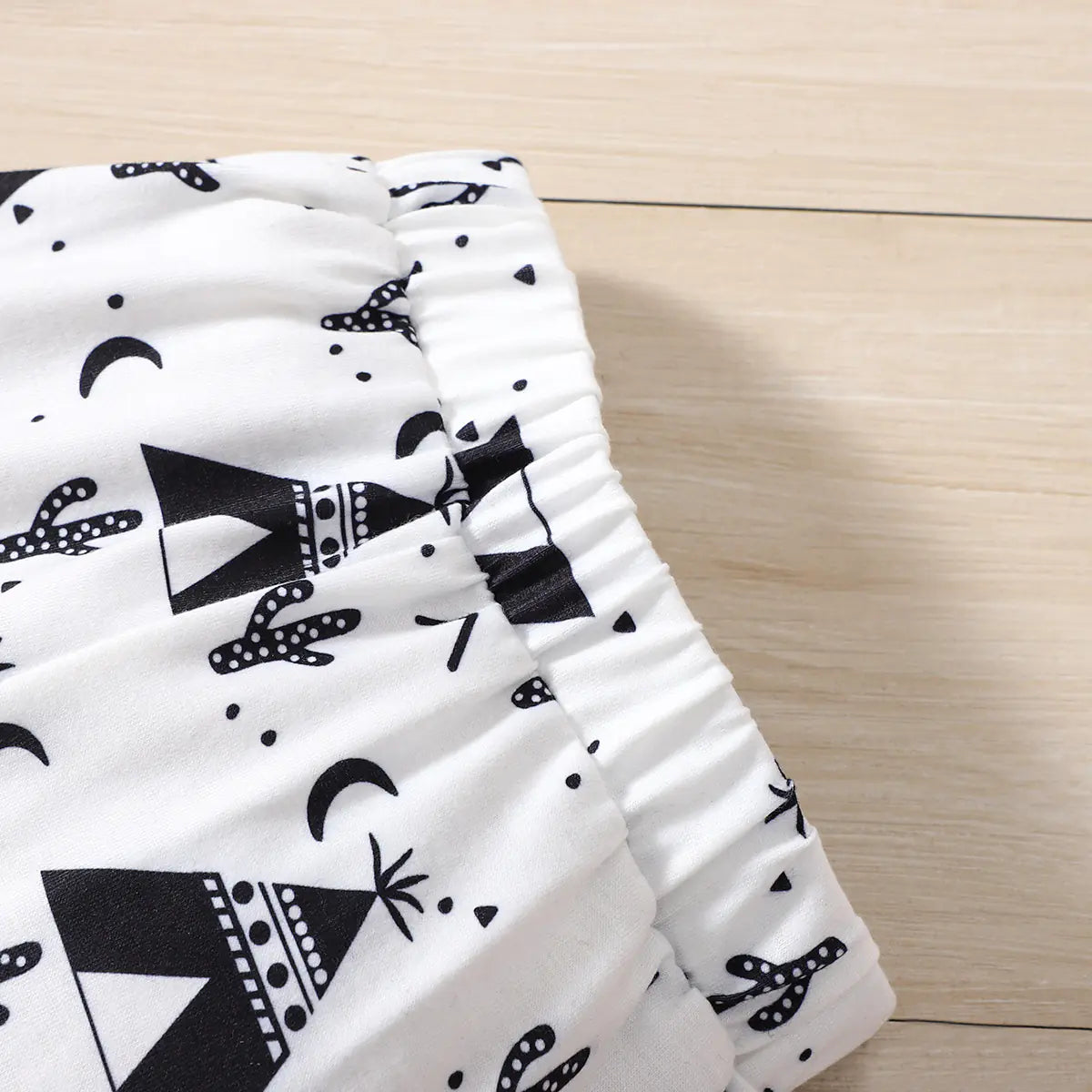 Comfortable Clothes Online™ Printed Set – Cartoon Baby Outfit